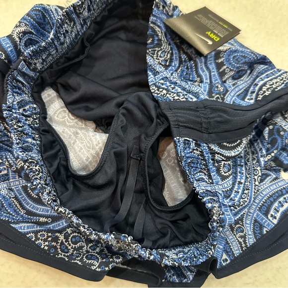 Women’s Nike Dri Fit Paisley Shorts - Picture 5 of 14